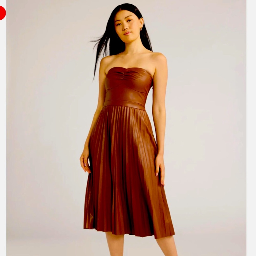 Scoop 
Brown Strapless Dress 
Size small